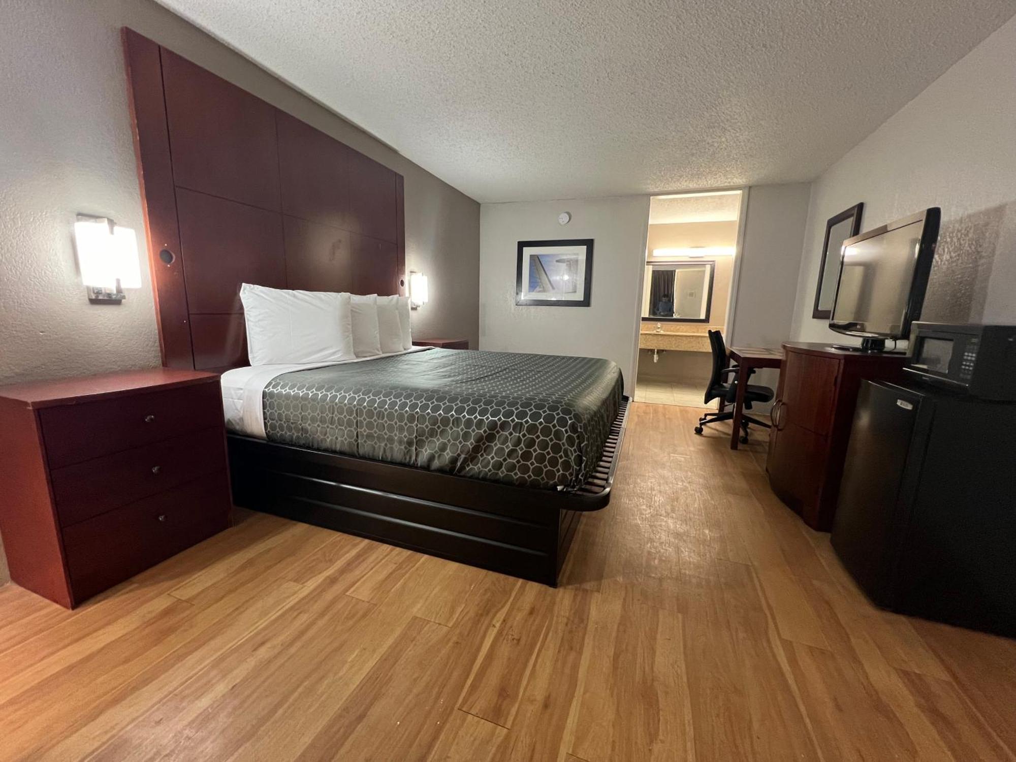 Budgetel Inn Phenix City Exterior photo